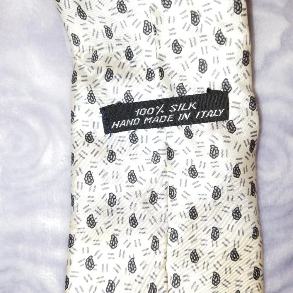 Bundle of 3 Men's Neckties - Picture 5 of 6